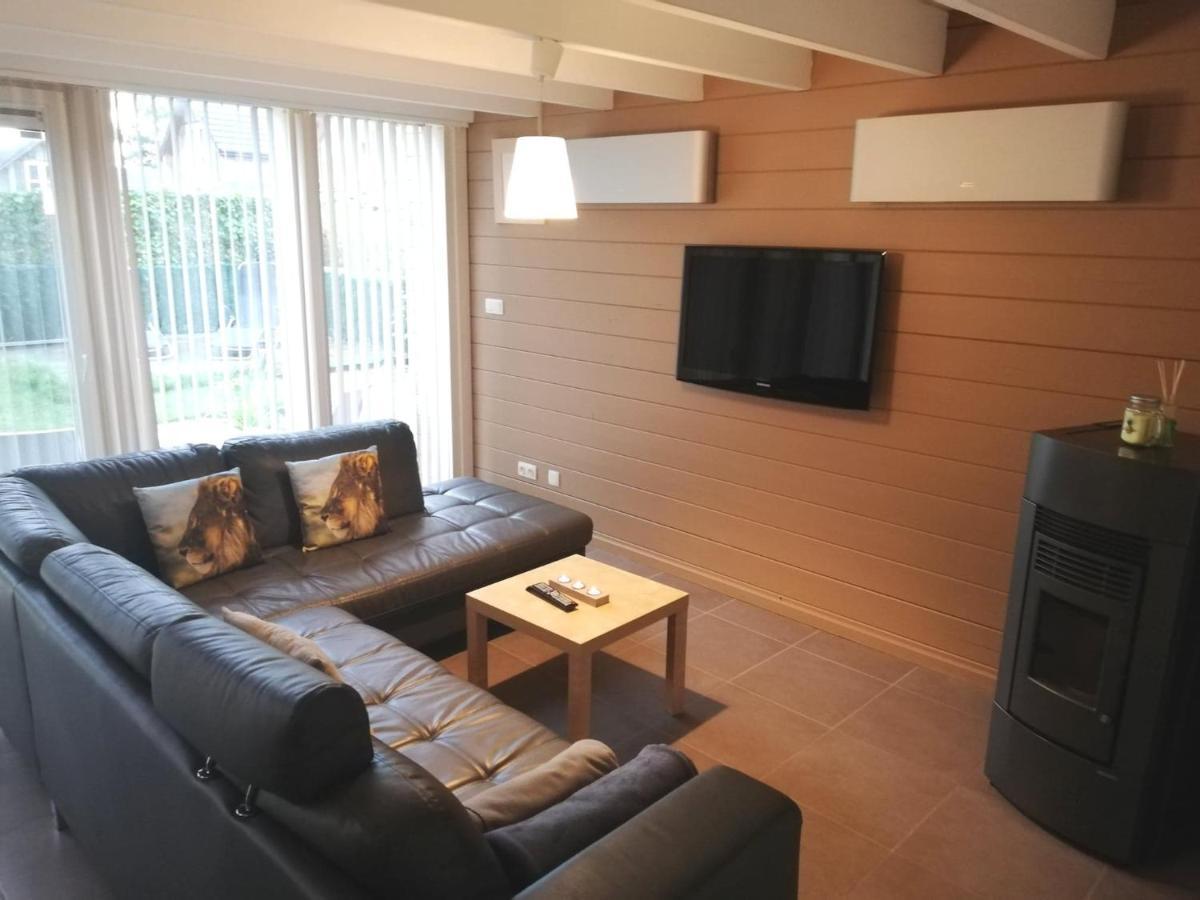 Maison 3 Chambres A 200 M De La Plage Des Lacs De L Eau D Heure Froidchapelle Ngoại thất bức ảnh